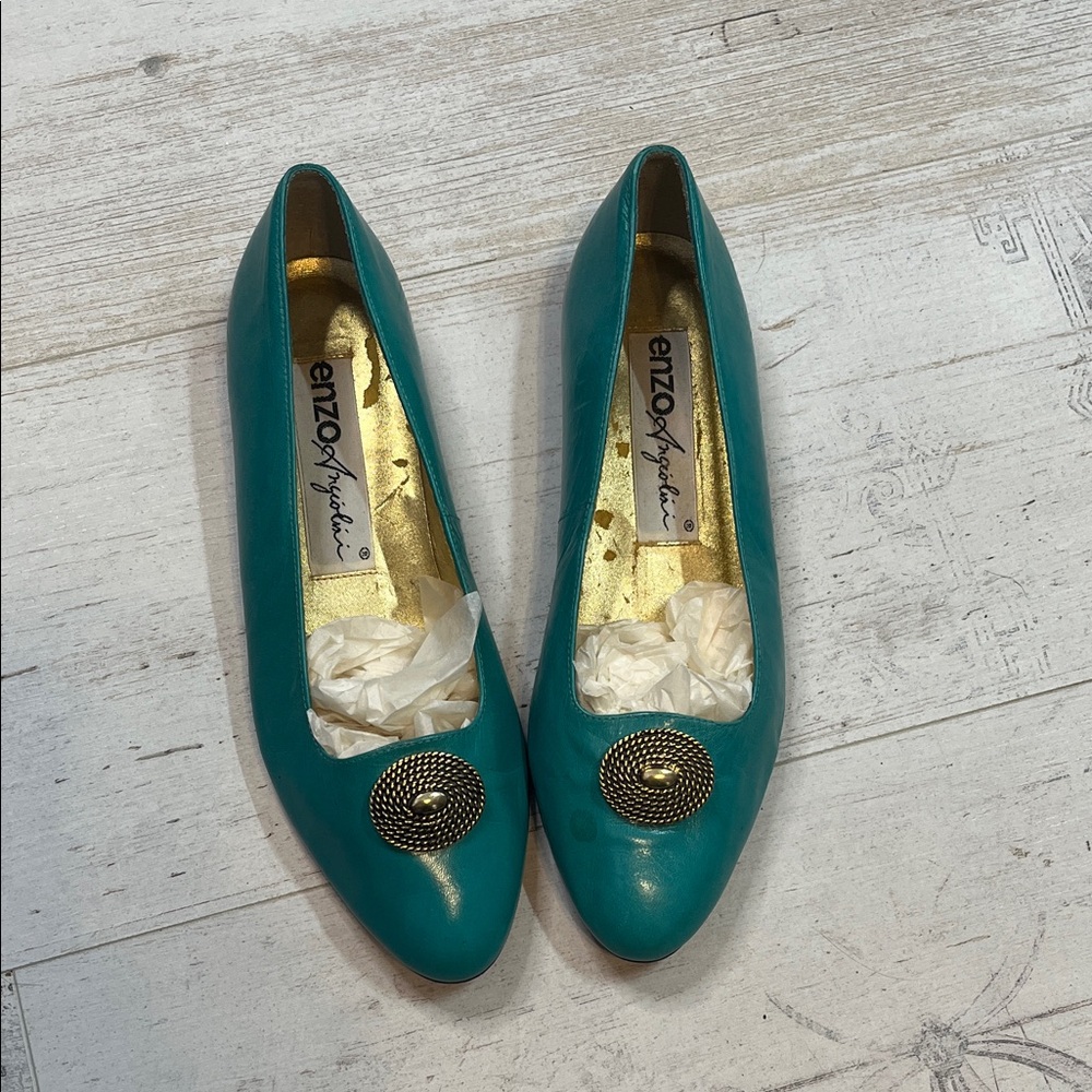 Enzo Angiolini Vintage Turquoise Leather Flats with Gold Detail Size 6